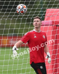 Dean Henderson training at Manchester United